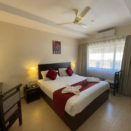 Hotel Yamuna Adur Экстерьер фото