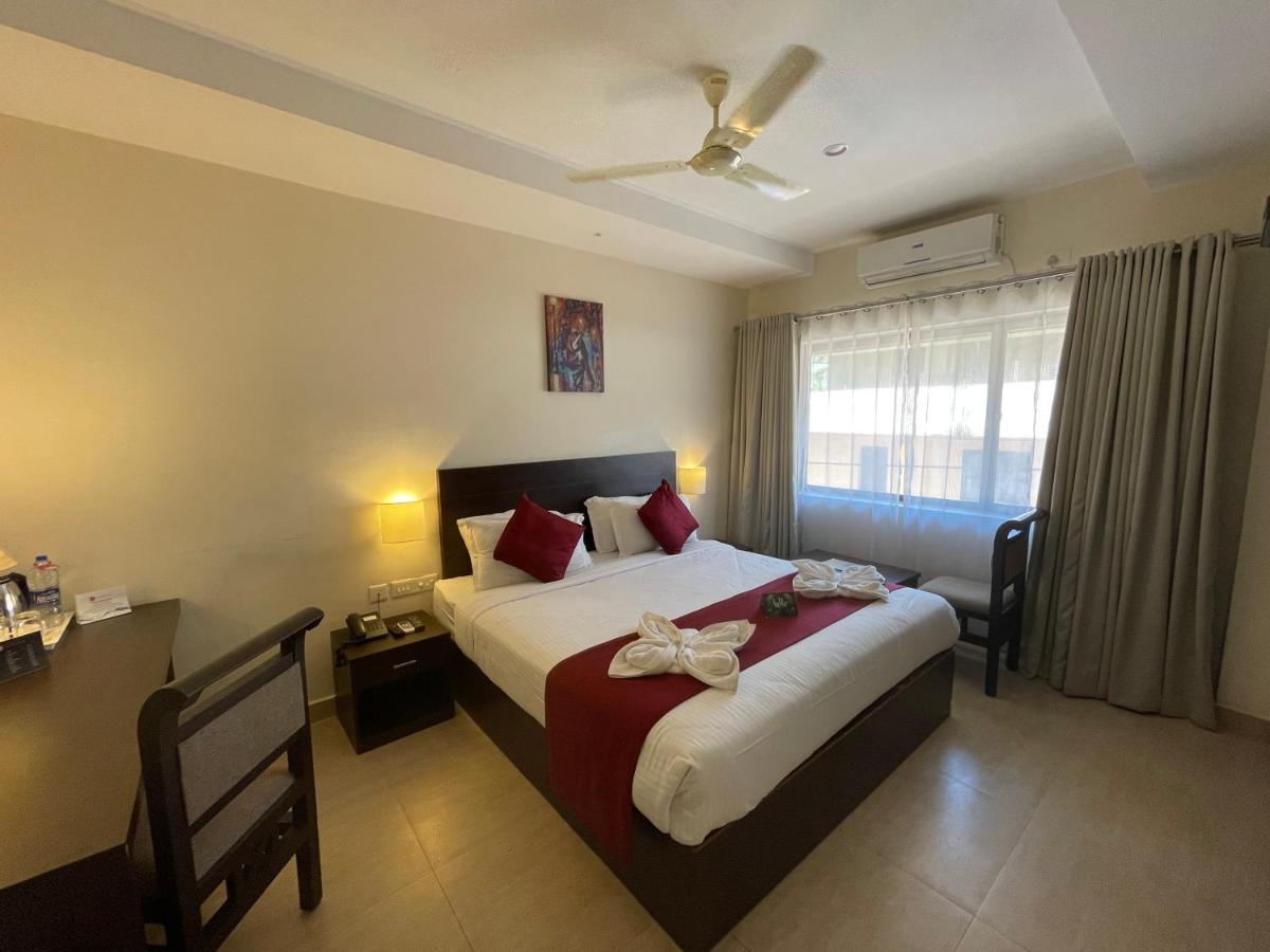Hotel Yamuna Adur Экстерьер фото