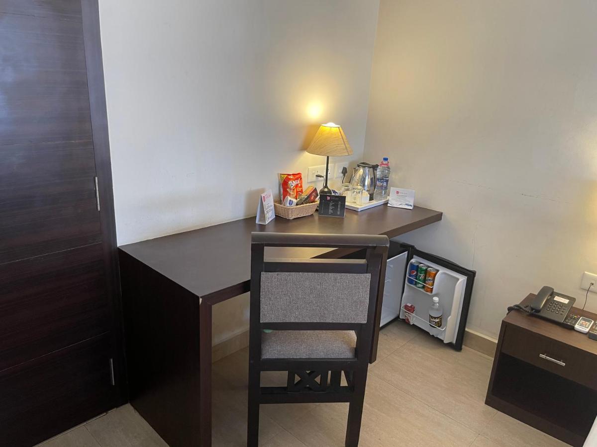 Hotel Yamuna Adur Экстерьер фото