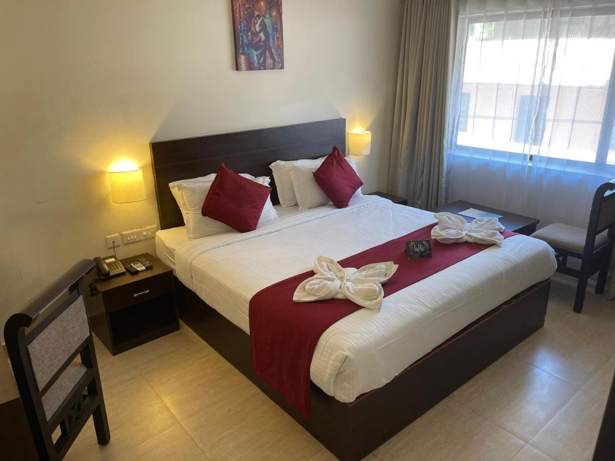 Hotel Yamuna Adur Экстерьер фото