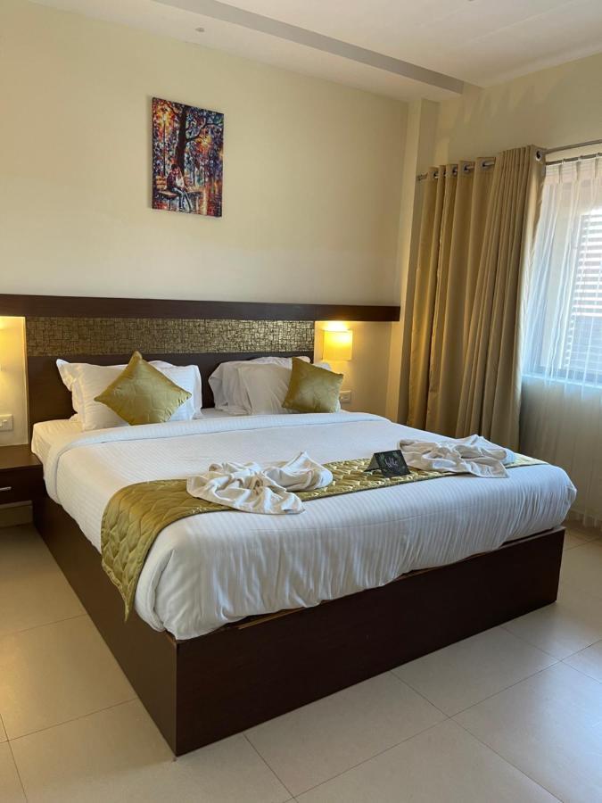 Hotel Yamuna Adur Экстерьер фото