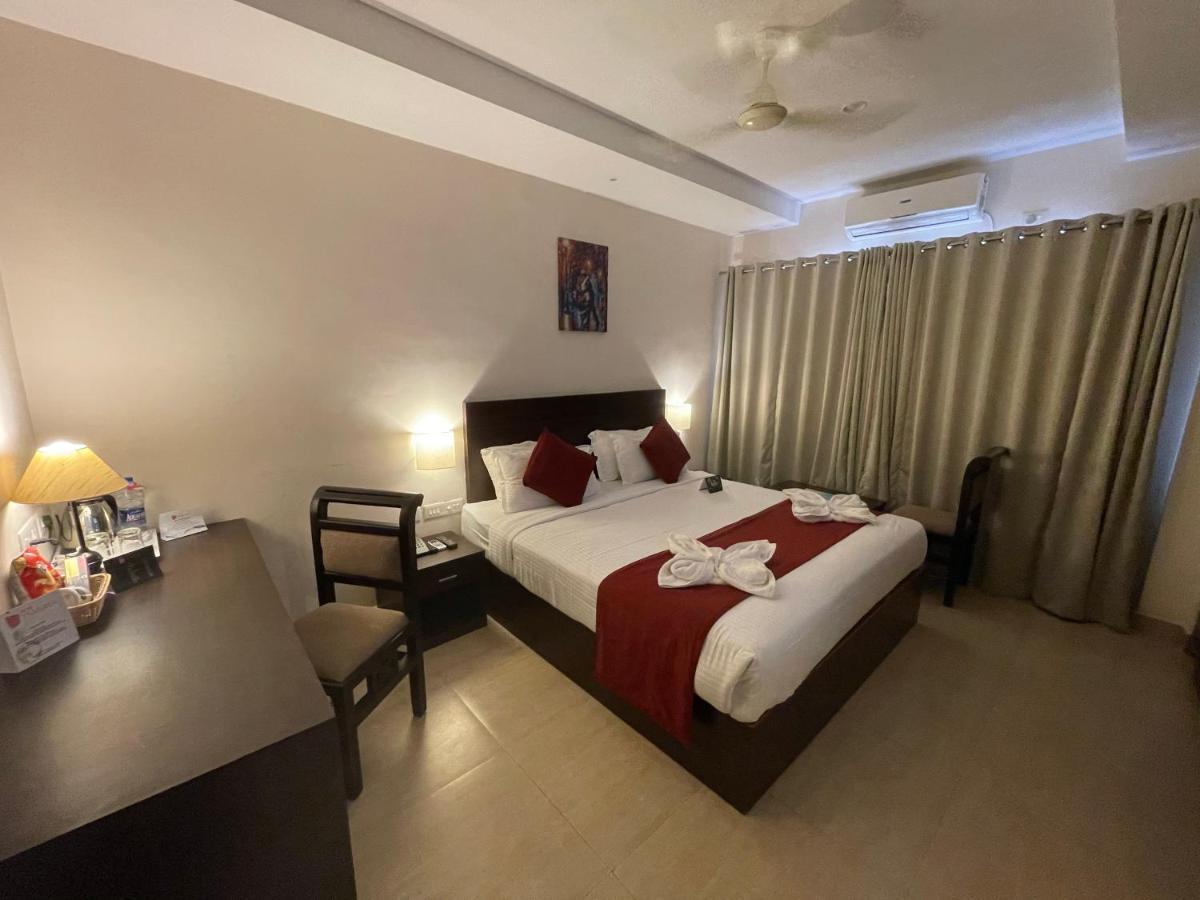 Hotel Yamuna Adur Экстерьер фото