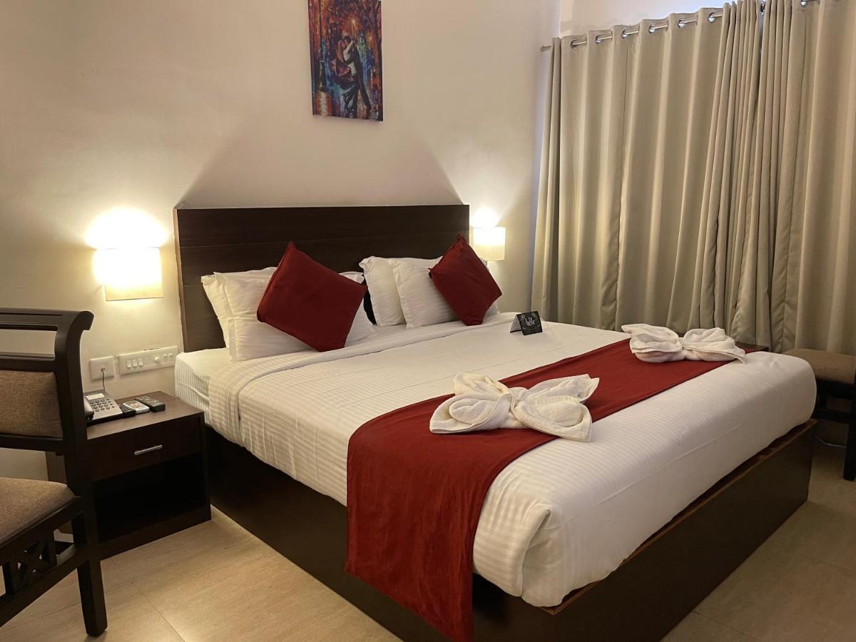 Hotel Yamuna Adur Экстерьер фото