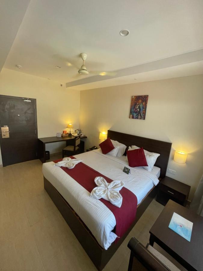 Hotel Yamuna Adur Экстерьер фото