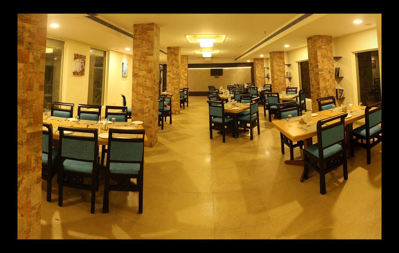 Hotel Yamuna Adur Экстерьер фото