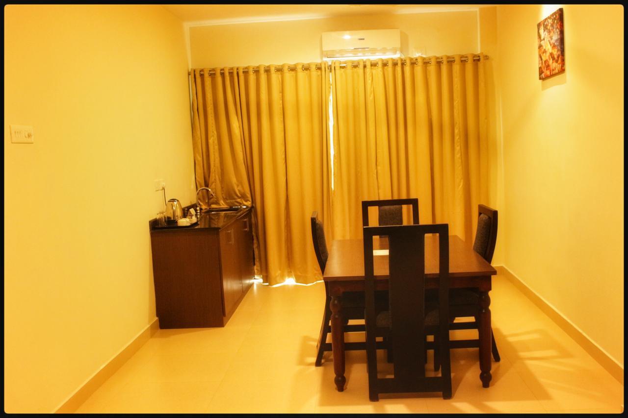 Hotel Yamuna Adur Экстерьер фото
