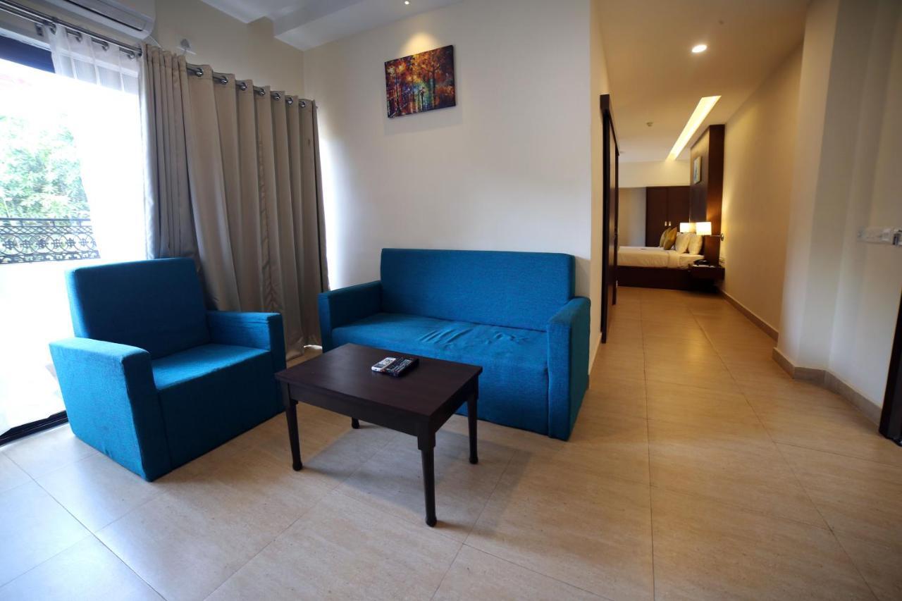 Hotel Yamuna Adur Экстерьер фото