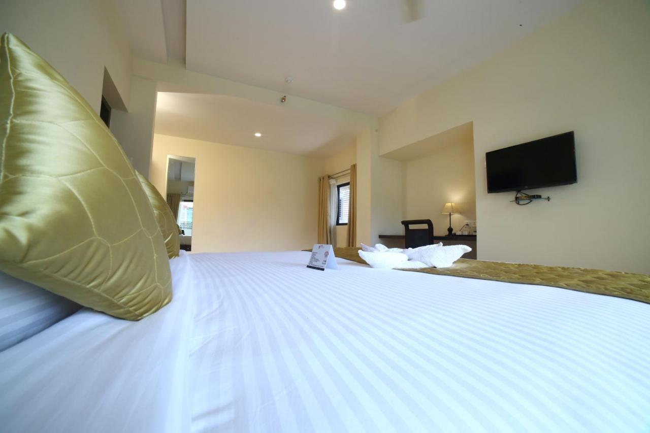 Hotel Yamuna Adur Экстерьер фото
