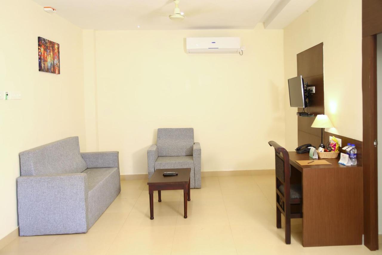 Hotel Yamuna Adur Экстерьер фото